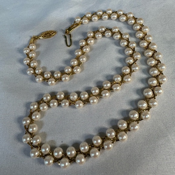 Two goldtone braided pearl bead necklaces - Picture 5 of 7